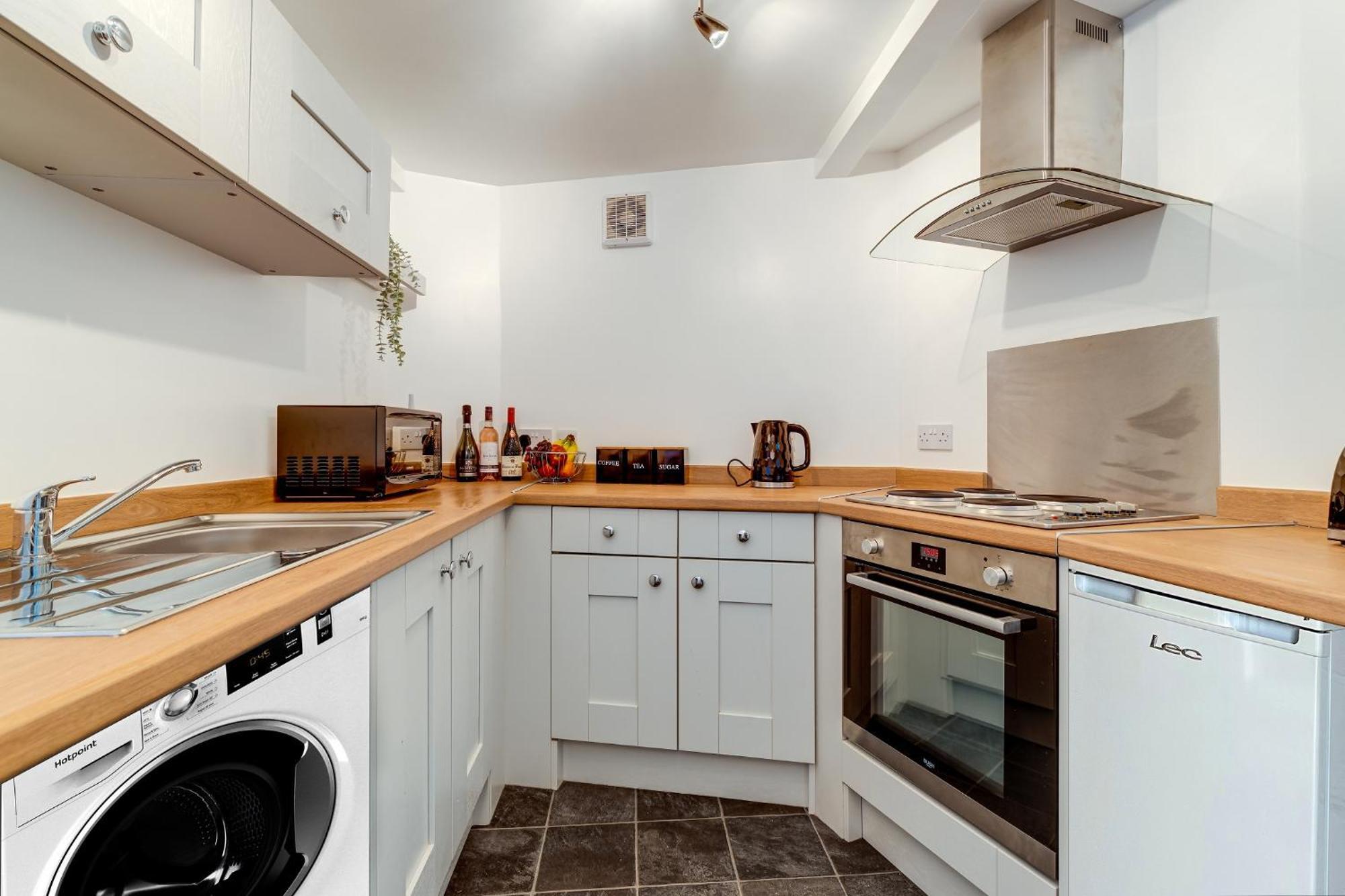 Queens Cabin - Near South Bay Beach Apartment Scarborough Bagian luar foto